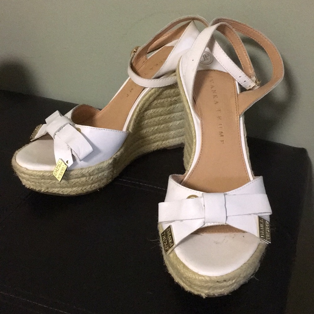 White Wedges